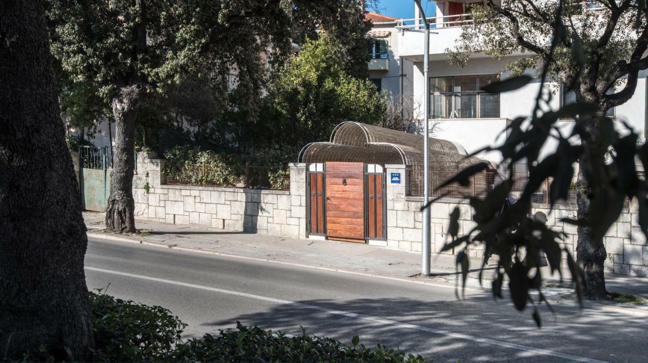 ספליט Ibis Your Cosy Oasis With Private Parking And Patio מראה חיצוני תמונה